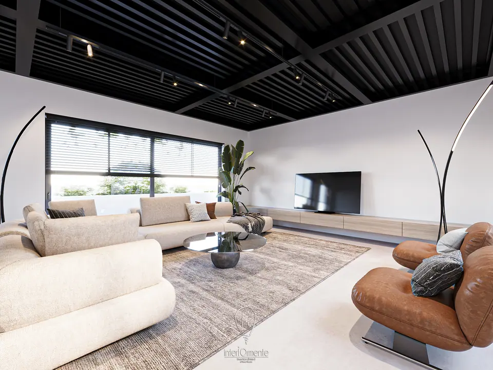 Soggiorno loft con soffitto a doghe nere, vetrata a tutta altezza e poltrone in cuoio